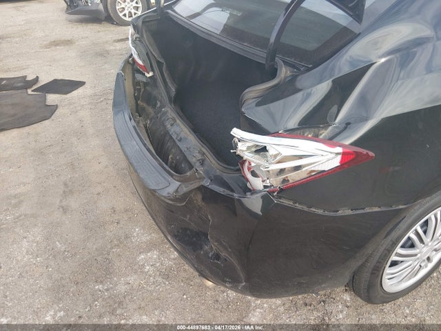 5YFBURHE1GP427009 Toyota COROLLA LE