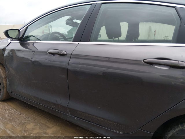 1C3CCCFB7GN153734 Chrysler 200 LX