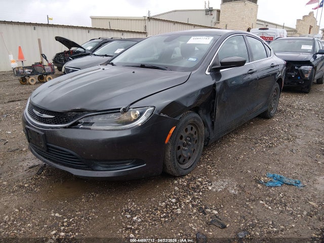 1C3CCCFB7GN153734 Chrysler 200 LX