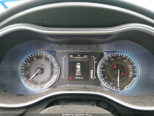 1C3CCCFB7GN153734 Chrysler 200 LX