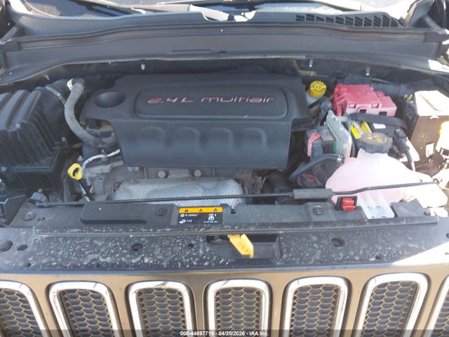Продаж на аукціоні авто 2018 Jeep Renegade Latitude 4x4, vin: ZACCJBBB3JPJ37575, номер лоту: 44897719