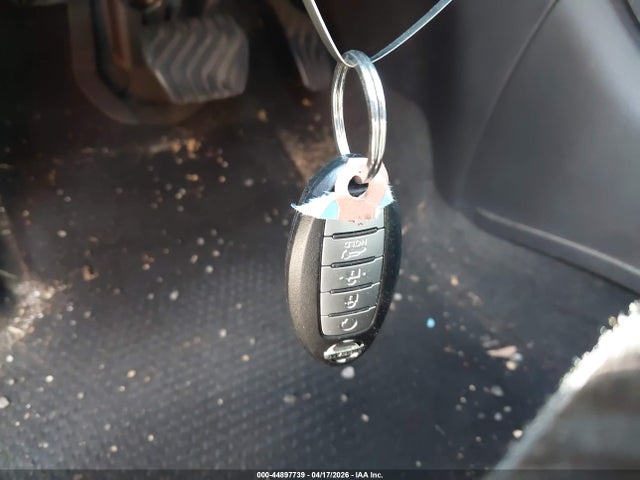 44897739 :رقم المزاد ، KNMAT2MV9HP516387 vin ، 2017 Nissan Rogue Sv مزاد بيع