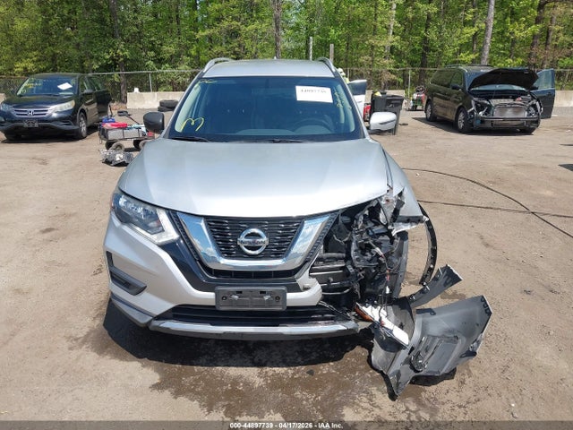 44897739 :رقم المزاد ، KNMAT2MV9HP516387 vin ، 2017 Nissan Rogue Sv مزاد بيع