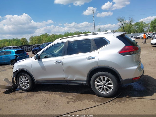 44897739 :رقم المزاد ، KNMAT2MV9HP516387 vin ، 2017 Nissan Rogue Sv مزاد بيع