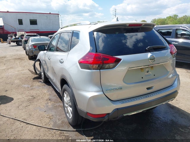 44897739 :رقم المزاد ، KNMAT2MV9HP516387 vin ، 2017 Nissan Rogue Sv مزاد بيع