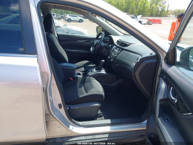 44897739 :رقم المزاد ، KNMAT2MV9HP516387 vin ، 2017 Nissan Rogue Sv مزاد بيع