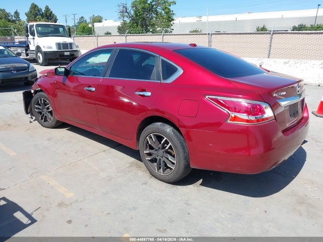 2015 Nissan Altima 2.5/2.5 S/2.5 Sl/2.5 Sv მანქანა იყიდება აუქციონზე, vin: 1N4AL3AP0FC424901, აუქციონის ნომერი: 44897768