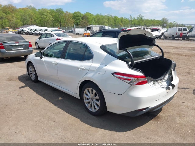 Продаж на аукціоні авто 2020 Toyota Camry Le, vin: 4T1C11AK4LU332368, номер лоту: 44897779