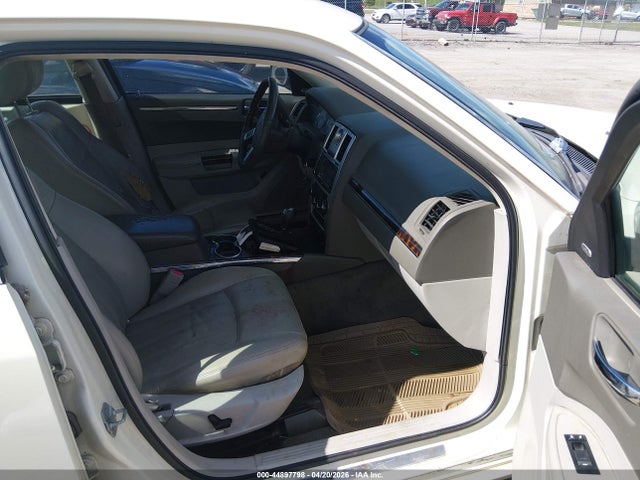 44897798 :رقم المزاد ، 2C3KK63T19H571439 vin ، 2009 Chrysler 300c Awd مزاد بيع