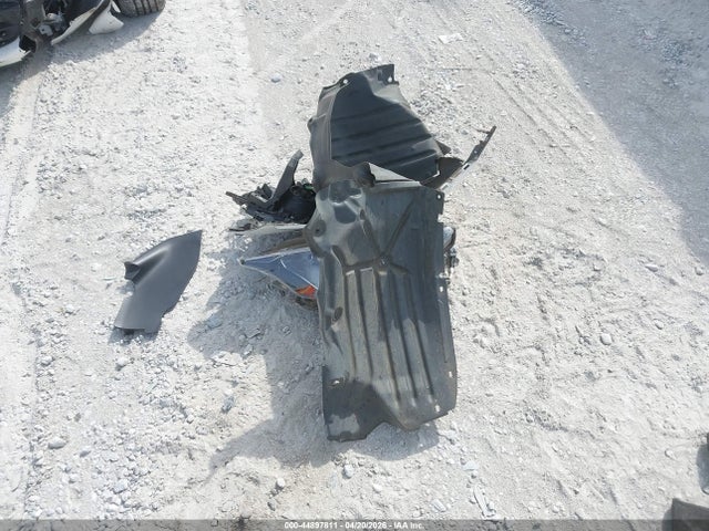 44897811 :رقم المزاد ، 3MYDLBJV3LY701285 vin ، 2020 Toyota Yaris Le مزاد بيع