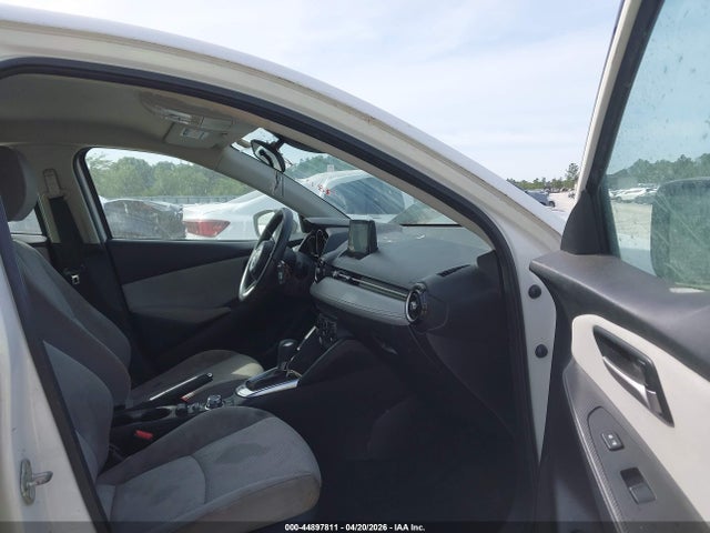 44897811 :رقم المزاد ، 3MYDLBJV3LY701285 vin ، 2020 Toyota Yaris Le مزاد بيع