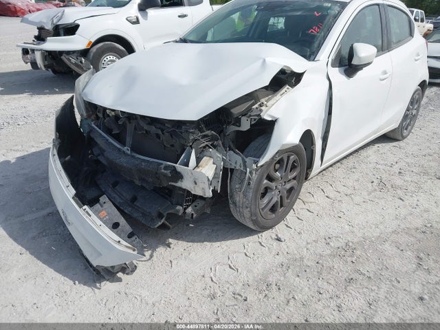 44897811 :رقم المزاد ، 3MYDLBJV3LY701285 vin ، 2020 Toyota Yaris Le مزاد بيع