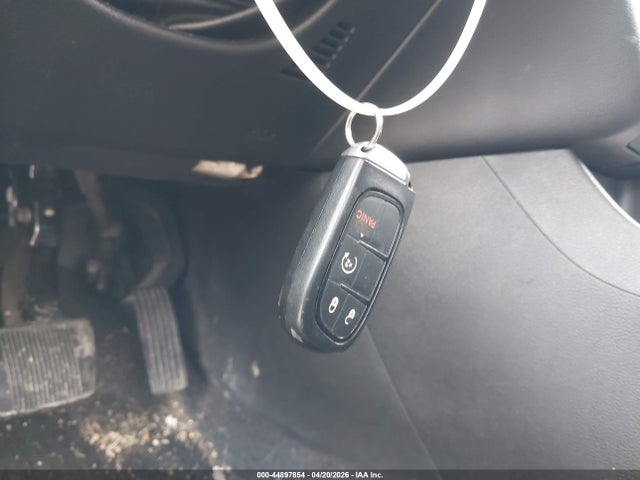 Продаж на аукціоні авто 2019 Jeep Cherokee Latitude Plus 4x4, vin: 1C4PJMLBXKD268064, номер лоту: 44897854