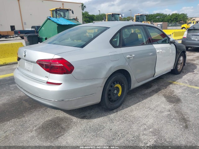 Продаж на аукціоні авто 2018 Volkswagen Passat 2.0t R-line/2.0t S, vin: 1VWAA7A35JC022270, номер лоту: 44897872