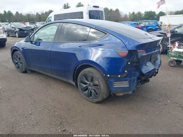 2024 Tesla Model Y Long Range Dual Motor All-wheel Drive მანქანა იყიდება აუქციონზე, vin: 7SAYGDEE2RF199855, აუქციონის ნომერი: 44898092