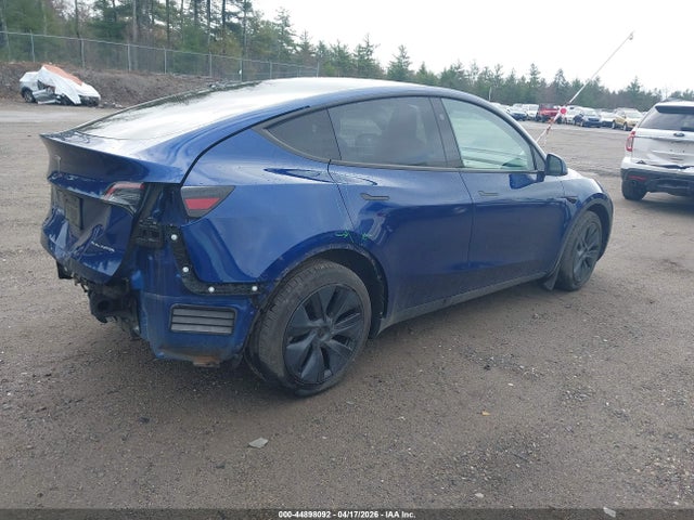 2024 Tesla Model Y Long Range Dual Motor All-wheel Drive მანქანა იყიდება აუქციონზე, vin: 7SAYGDEE2RF199855, აუქციონის ნომერი: 44898092