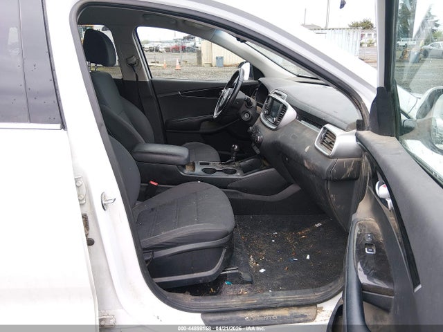 44898158 :رقم المزاد ، 5XYPGDA58HG291834 vin ، 2017 Kia Sorento 3.3l Lx مزاد بيع