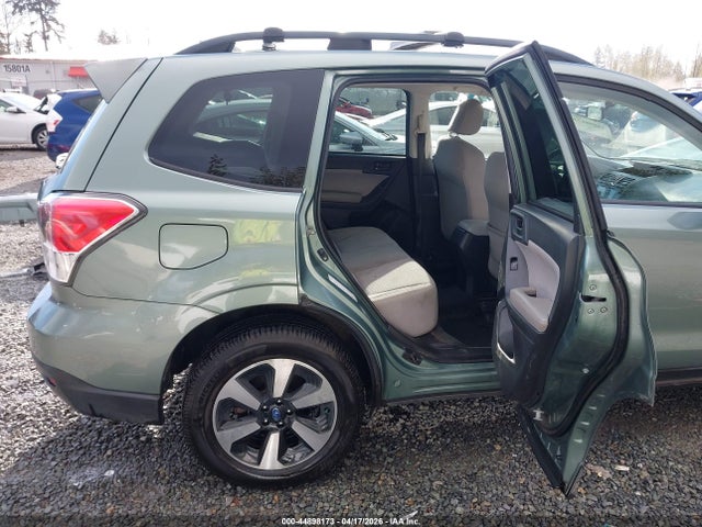 JF2SJAEC8HH584855 Subaru Forester 2.5i Premium