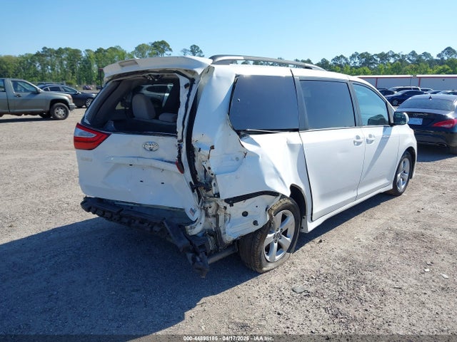2019 TOYOTA SIENNA 5TDKZ3DC5KS979471 Photo 3