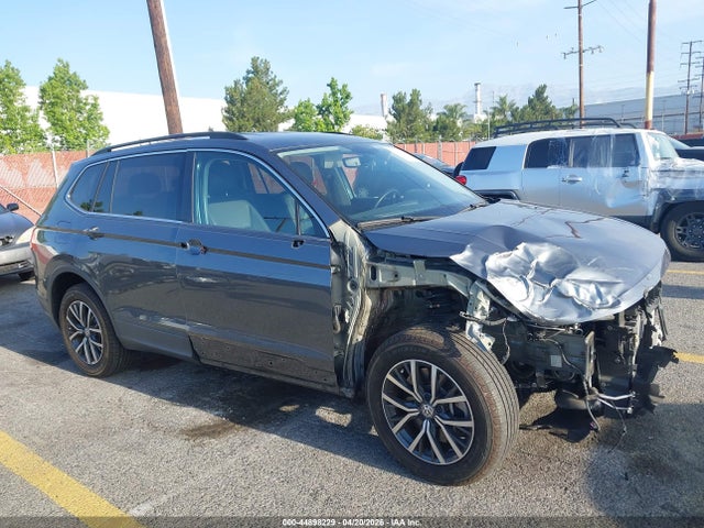 Продаж на аукціоні авто 2019 Volkswagen Tiguan 2.0t Se/2.0t Sel/2.0t Sel R-line/2.0t Sel R-line Black, vin: 3VV3B7AX8KM155196, номер лоту: 44898229