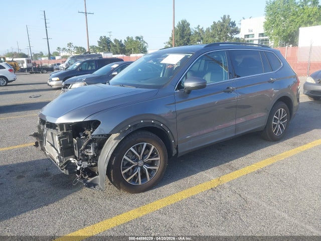 Продаж на аукціоні авто 2019 Volkswagen Tiguan 2.0t Se/2.0t Sel/2.0t Sel R-line/2.0t Sel R-line Black, vin: 3VV3B7AX8KM155196, номер лоту: 44898229