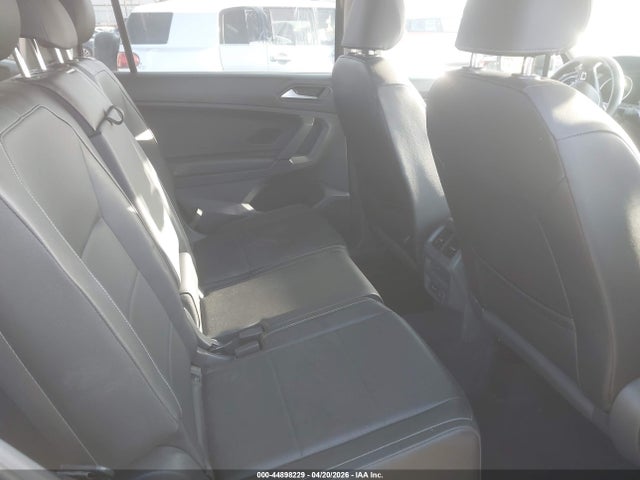 Продаж на аукціоні авто 2019 Volkswagen Tiguan 2.0t Se/2.0t Sel/2.0t Sel R-line/2.0t Sel R-line Black, vin: 3VV3B7AX8KM155196, номер лоту: 44898229