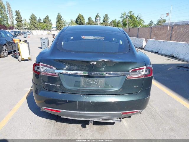 2014 Tesla Model S P85 მანქანა იყიდება აუქციონზე, vin: 5YJSA1H17EFP53722, აუქციონის ნომერი: 44898230