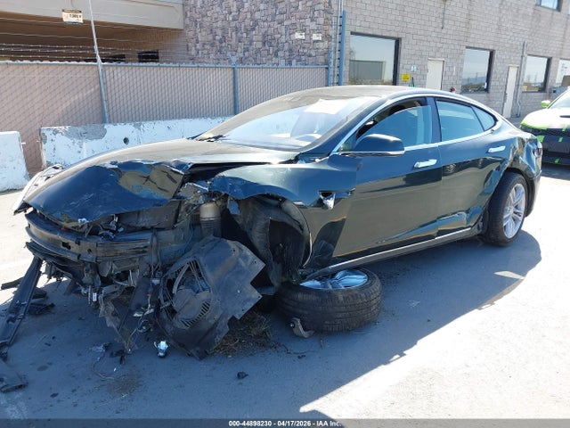 2014 Tesla Model S P85 მანქანა იყიდება აუქციონზე, vin: 5YJSA1H17EFP53722, აუქციონის ნომერი: 44898230