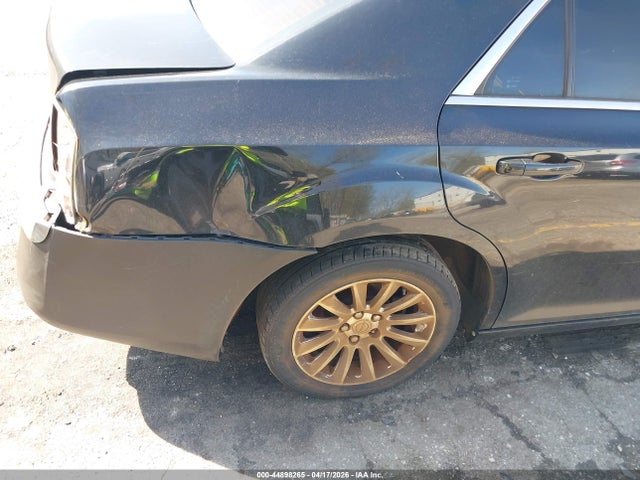 44898265 :رقم المزاد ، 2C3CCAAG6DH626387 vin ، 2013 Chrysler 300 Motown مزاد بيع