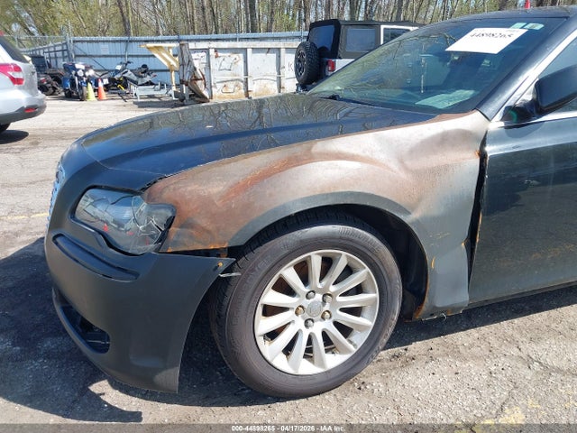 44898265 :رقم المزاد ، 2C3CCAAG6DH626387 vin ، 2013 Chrysler 300 Motown مزاد بيع