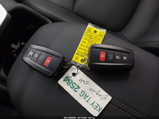 2025 Toyota Rav4 Xle Premium მანქანა იყიდება აუქციონზე, vin: 2T3A1RFV5SW560376, აუქციონის ნომერი: 44898296