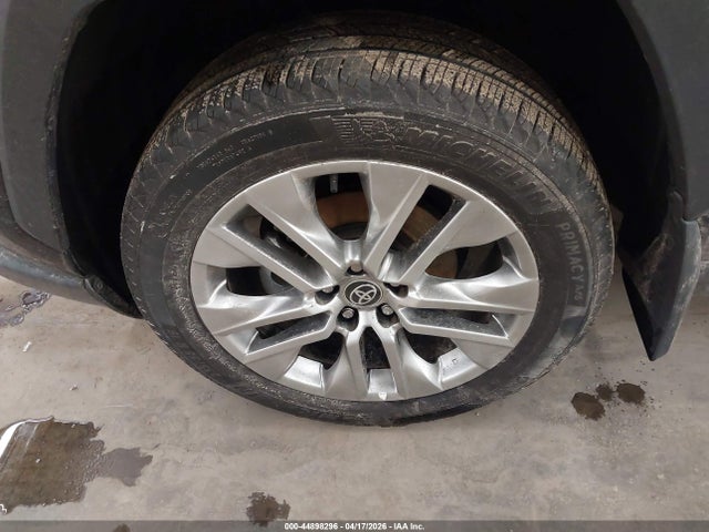 2025 Toyota Rav4 Xle Premium მანქანა იყიდება აუქციონზე, vin: 2T3A1RFV5SW560376, აუქციონის ნომერი: 44898296