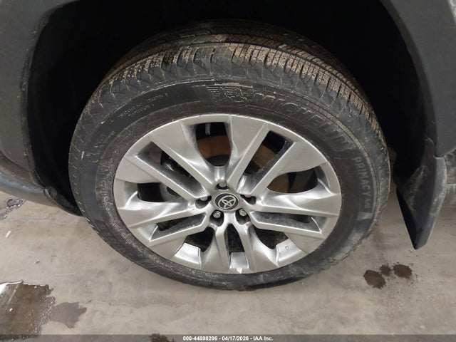 2025 Toyota Rav4 Xle Premium მანქანა იყიდება აუქციონზე, vin: 2T3A1RFV5SW560376, აუქციონის ნომერი: 44898296
