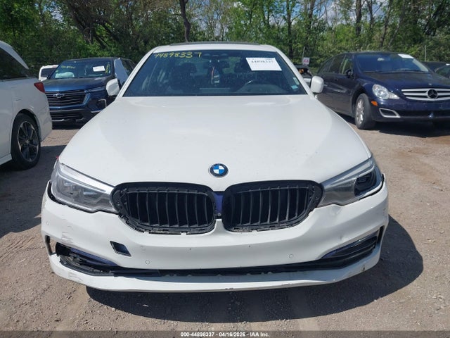 2017 Bmw 540i Xdrive მანქანა იყიდება აუქციონზე, vin: WBAJE7C31HG888214, აუქციონის ნომერი: 44898337
