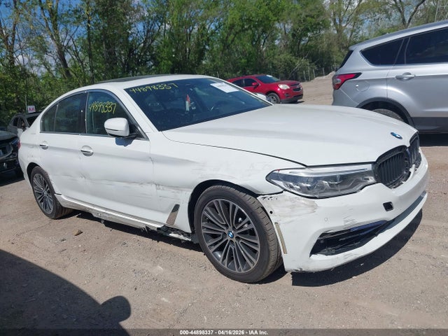 2017 Bmw 540i Xdrive მანქანა იყიდება აუქციონზე, vin: WBAJE7C31HG888214, აუქციონის ნომერი: 44898337