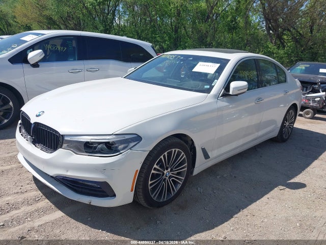 2017 Bmw 540i Xdrive მანქანა იყიდება აუქციონზე, vin: WBAJE7C31HG888214, აუქციონის ნომერი: 44898337
