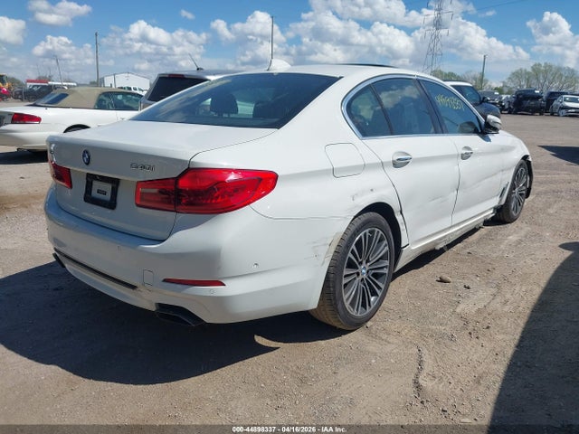 2017 Bmw 540i Xdrive მანქანა იყიდება აუქციონზე, vin: WBAJE7C31HG888214, აუქციონის ნომერი: 44898337