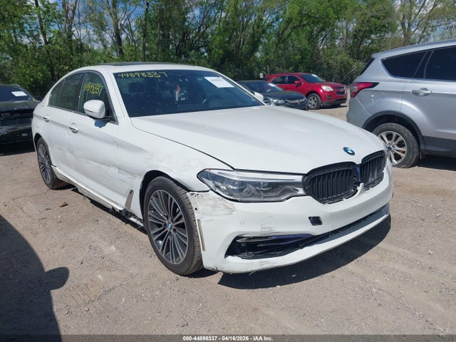 2017 Bmw 540i Xdrive მანქანა იყიდება აუქციონზე, vin: WBAJE7C31HG888214, აუქციონის ნომერი: 44898337