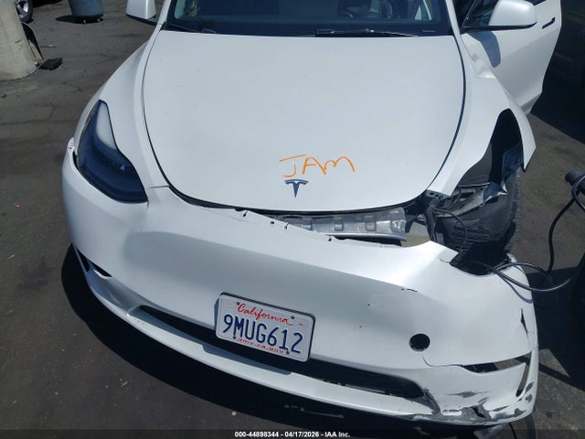Продаж на аукціоні авто 2024 Tesla Model Y Long Range Single Motor Rear-wheel Drive/rwd, vin: 7SAYGDED8RF109082, номер лоту: 44898344