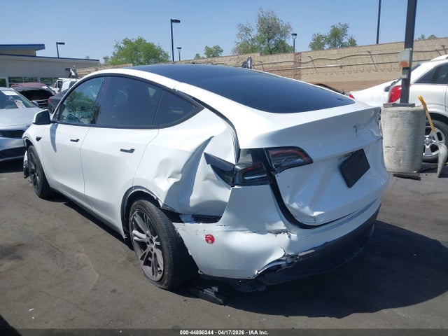 Продаж на аукціоні авто 2024 Tesla Model Y Long Range Single Motor Rear-wheel Drive/rwd, vin: 7SAYGDED8RF109082, номер лоту: 44898344