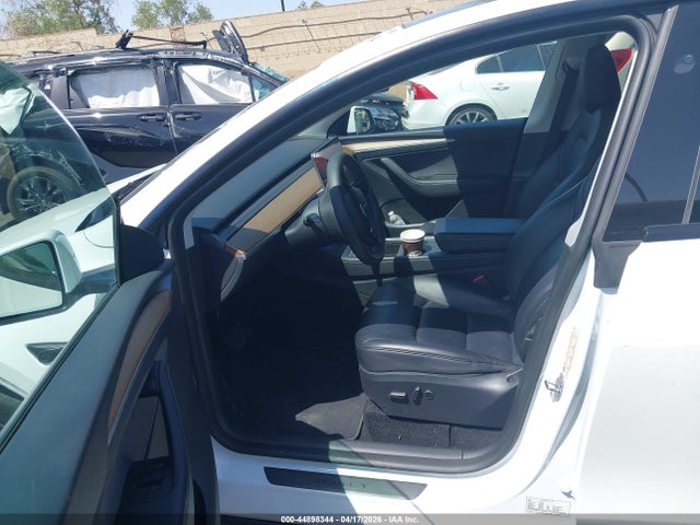 Продаж на аукціоні авто 2024 Tesla Model Y Long Range Single Motor Rear-wheel Drive/rwd, vin: 7SAYGDED8RF109082, номер лоту: 44898344