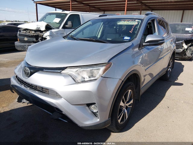 44898416 :رقم المزاد ، 2T3WFREV6JW418075 vin ، 2018 Toyota Rav4 Xle مزاد بيع