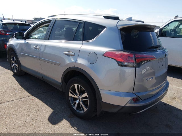 44898416 :رقم المزاد ، 2T3WFREV6JW418075 vin ، 2018 Toyota Rav4 Xle مزاد بيع