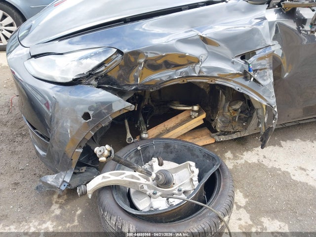2024 Tesla Model Y Long Range Dual Motor All-wheel Drive მანქანა იყიდება აუქციონზე, vin: 7SAYGDEE4RF073772, აუქციონის ნომერი: 44898568