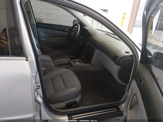 Продажа на аукционе авто 2003 Volkswagen Passat Glx, vin: WVWWH63B23E466197, номер лота: 44898601