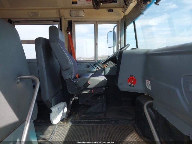 Auction sale of the 2015 Ic Corporation 3000 Ce, vin: 4DRBUAAN2FB608835, lot number: 44898649