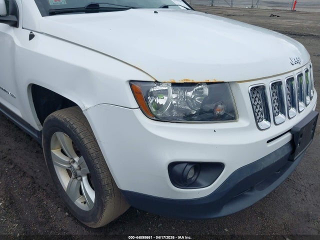 2017 Jeep Compass Latitude 4x4 მანქანა იყიდება აუქციონზე, vin: 1C4NJDEB8HD111789, აუქციონის ნომერი: 44898661