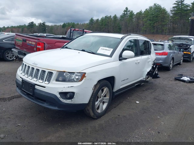 2017 Jeep Compass Latitude 4x4 მანქანა იყიდება აუქციონზე, vin: 1C4NJDEB8HD111789, აუქციონის ნომერი: 44898661