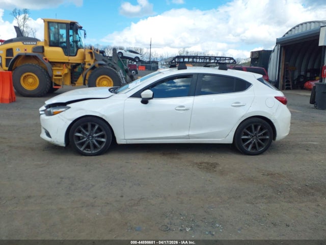 2018 Mazda Mazda3 Touring მანქანა იყიდება აუქციონზე, vin: 3MZBN1L32JM239454, აუქციონის ნომერი: 44898681