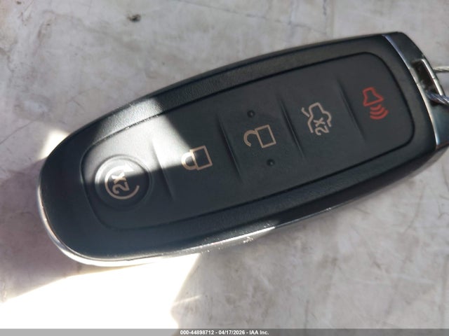 1FMCU9J98HUA26882 Ford Escape Titanium